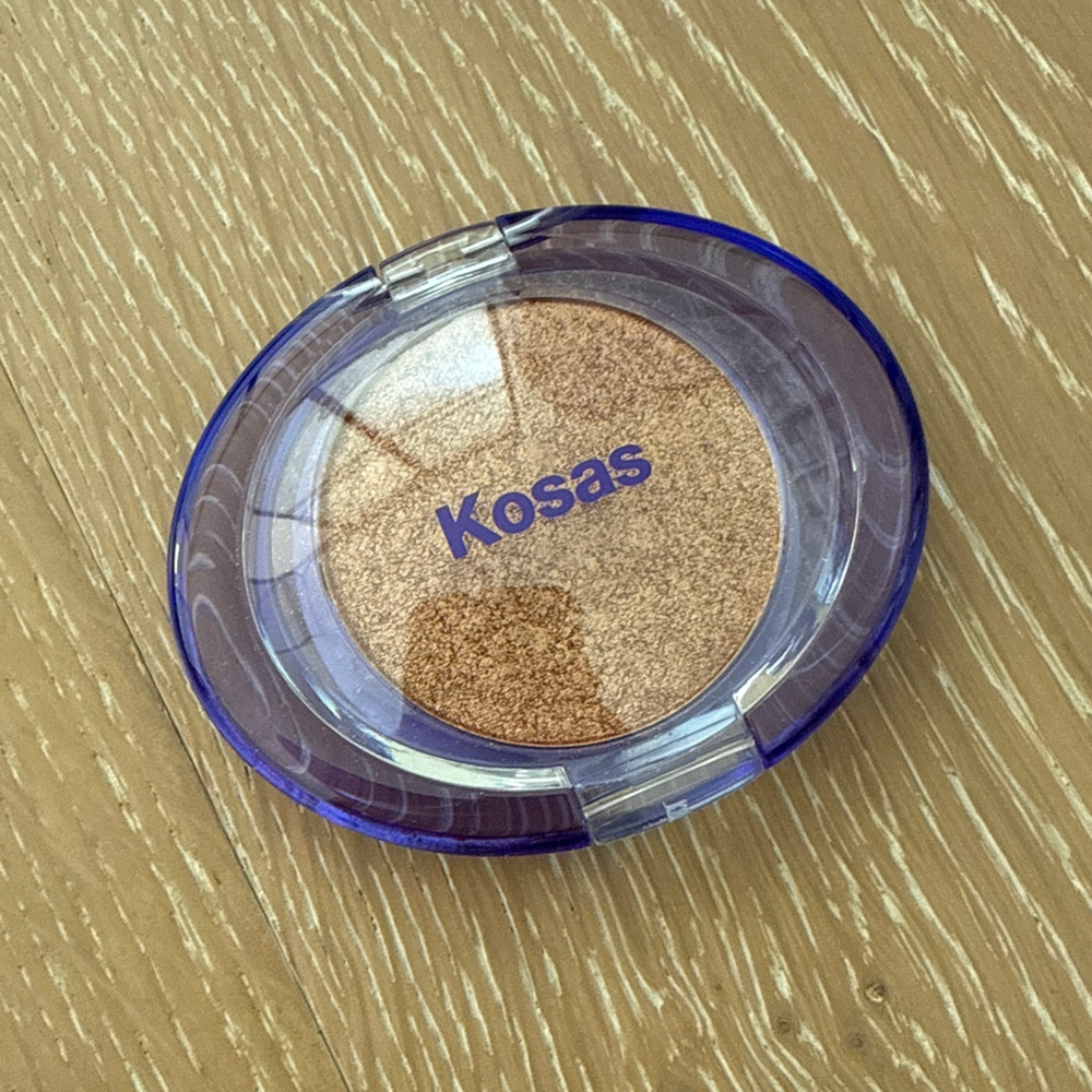 Kosas Shiny Objects Wet Glisten Powder Highlighter for Face and Eyes in Gilded
